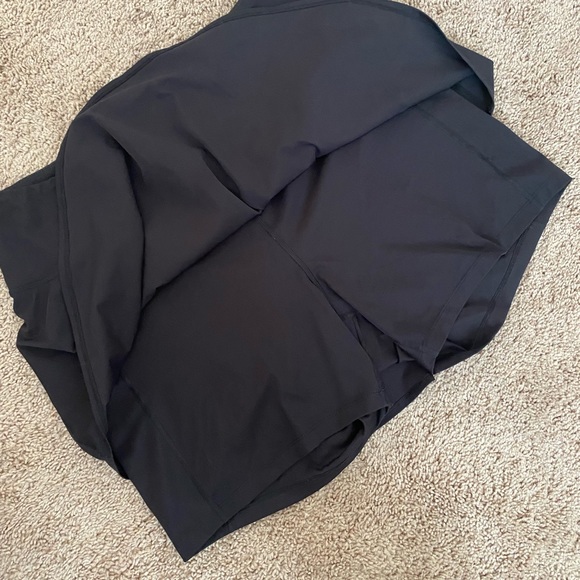 Old Navy high rise go dry skort - Picture 2 of 3